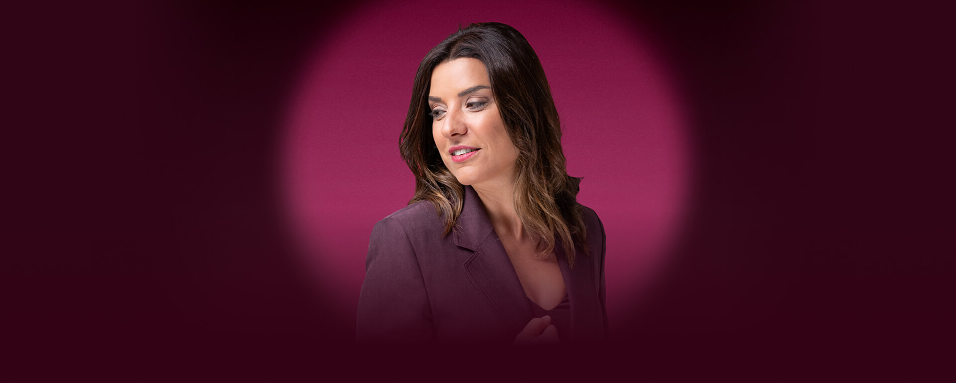 Núria Coll gravant el pòdcast