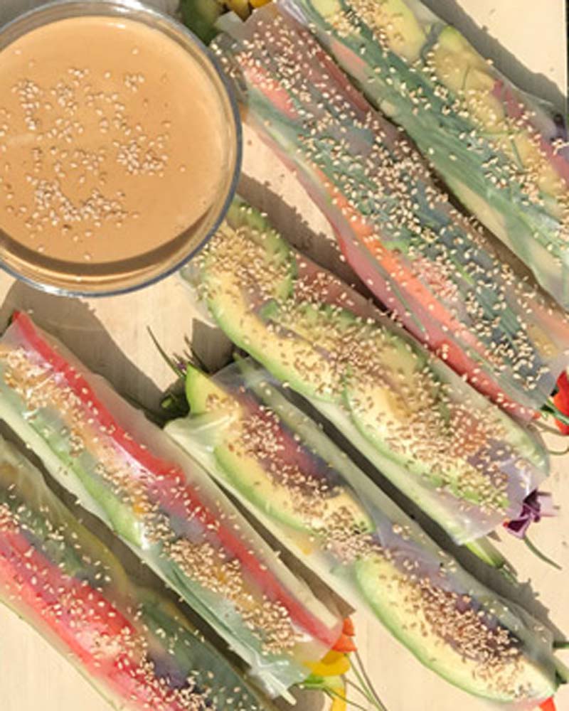 Rotllets de primavera amb salsa de cacauet