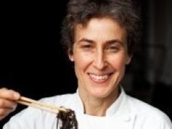 Montse Vallory imparteix un curs de cuina teoricopràctic per enfortir els ossos
