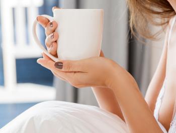 És bo consumir te o cafè a primera hora del matí?