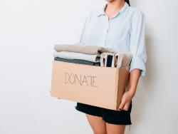 Veritas ofereix un servei gratuït de recollida de roba a domicili