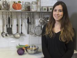 Gina Estapé, dietista integrativa, especialista en cuina saludable i conductora del curs “Cuina sana amb robot”. <strong> El divendres 1 de maig farà un showcooking en directe a l’Instagram d’@etselquemenges.cat a les 13h </strong>
