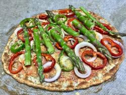 Pizza de coliflor amb verdures